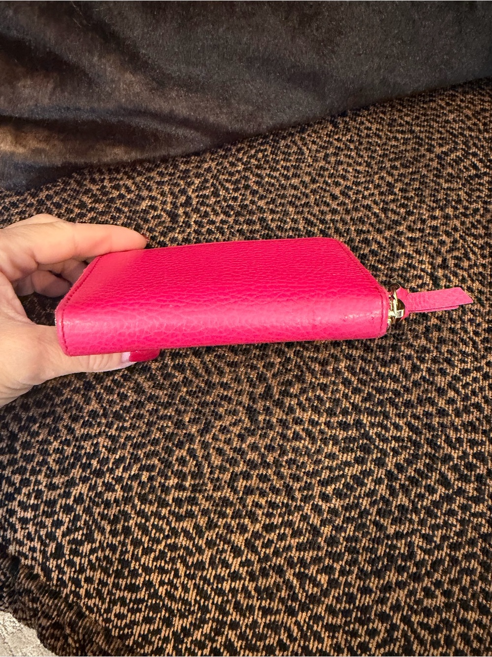 Gucci Hot Pink Leather Zip Around Compact Wallet with Gold Hardware and COA - Picture 5 of 17